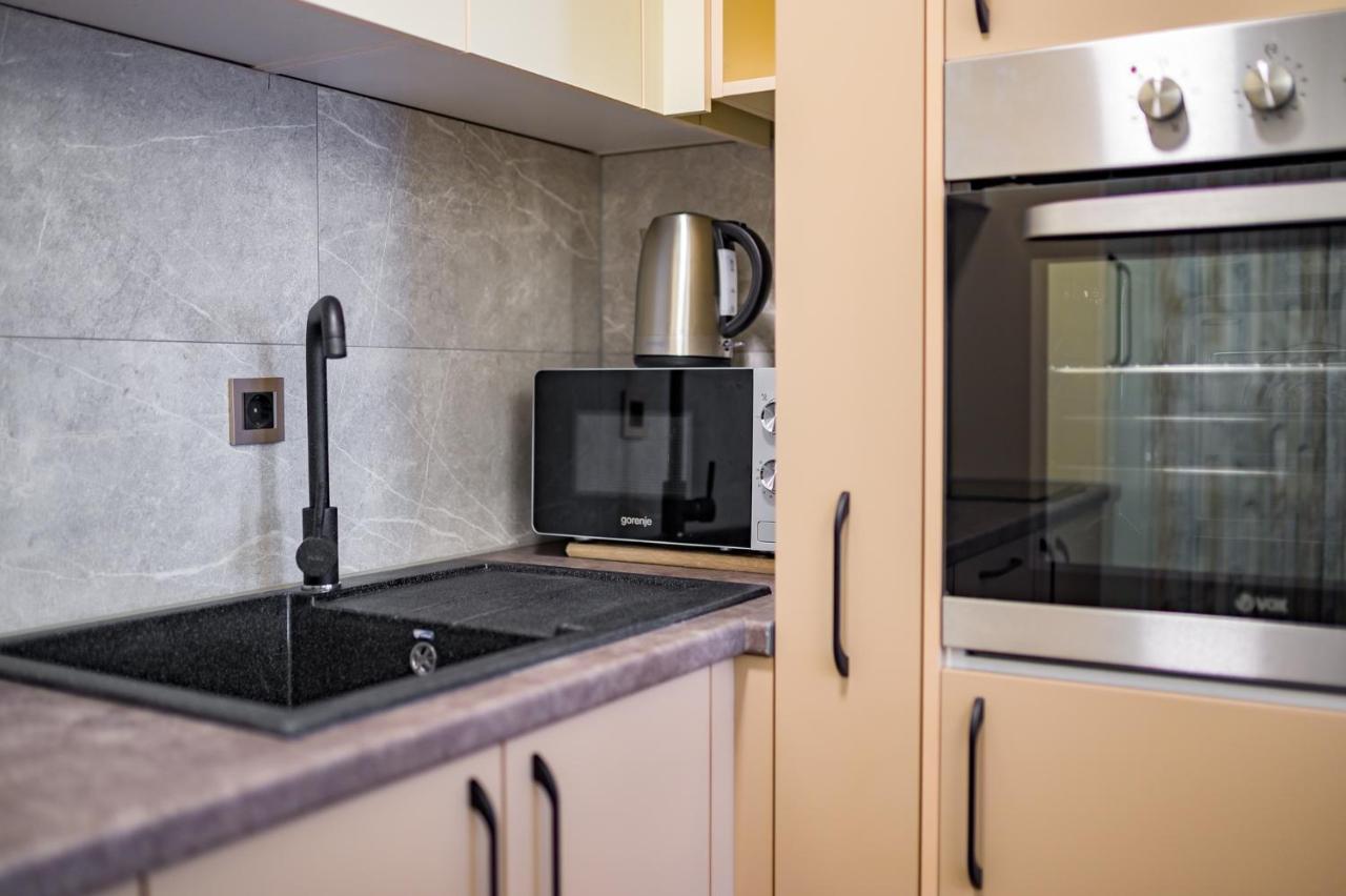 Apartman Epilux Tuzla Exterior foto