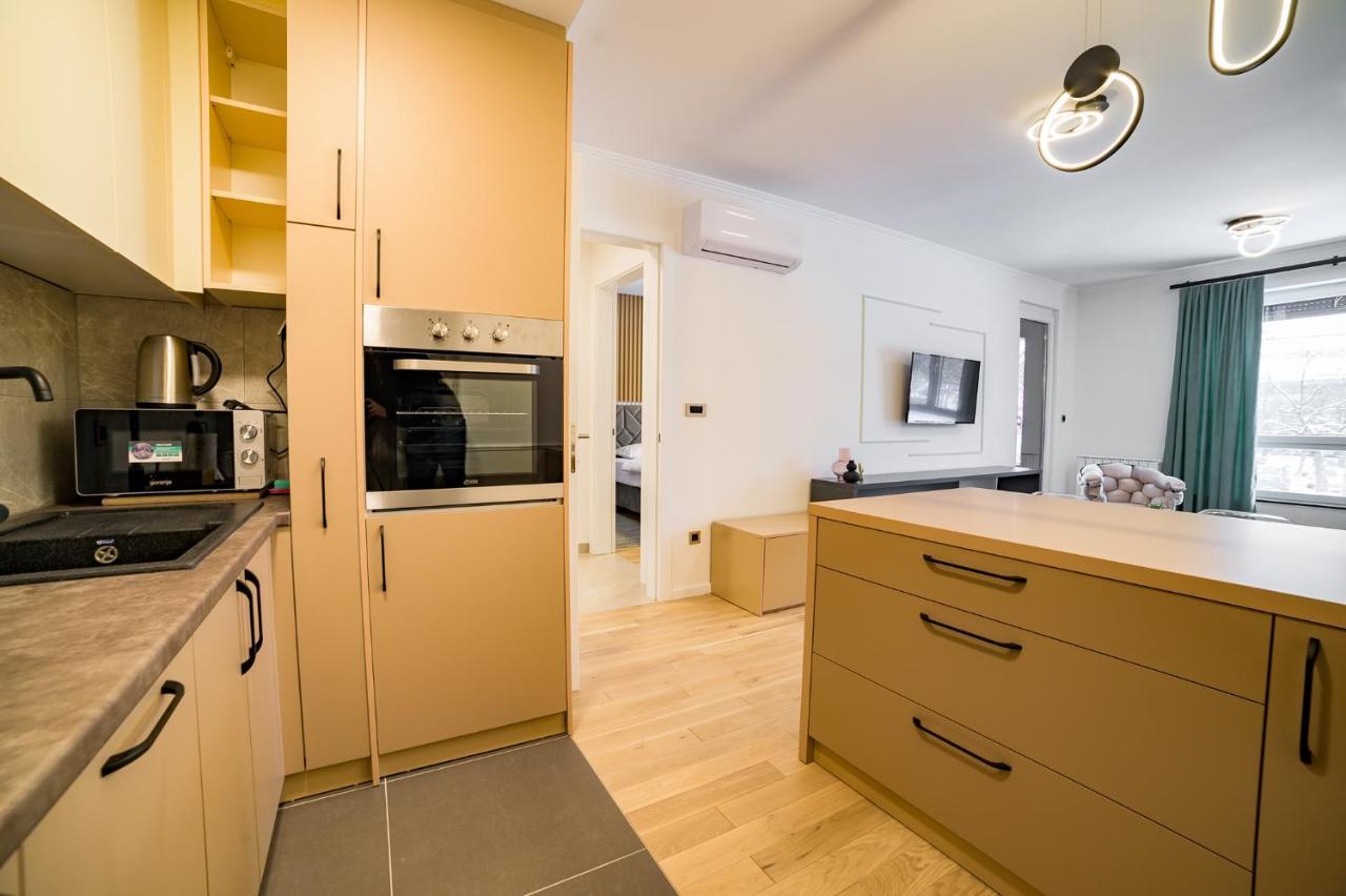 Apartman Epilux Tuzla Exterior foto